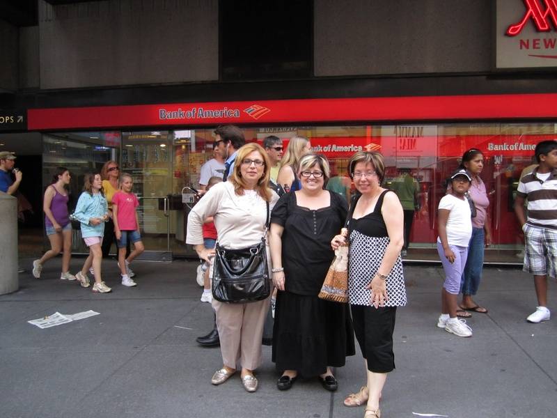 Fun in NY :-) Gina, Anna & friend Andree