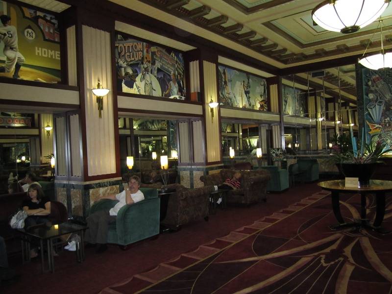 Edison Hotel - Lobby