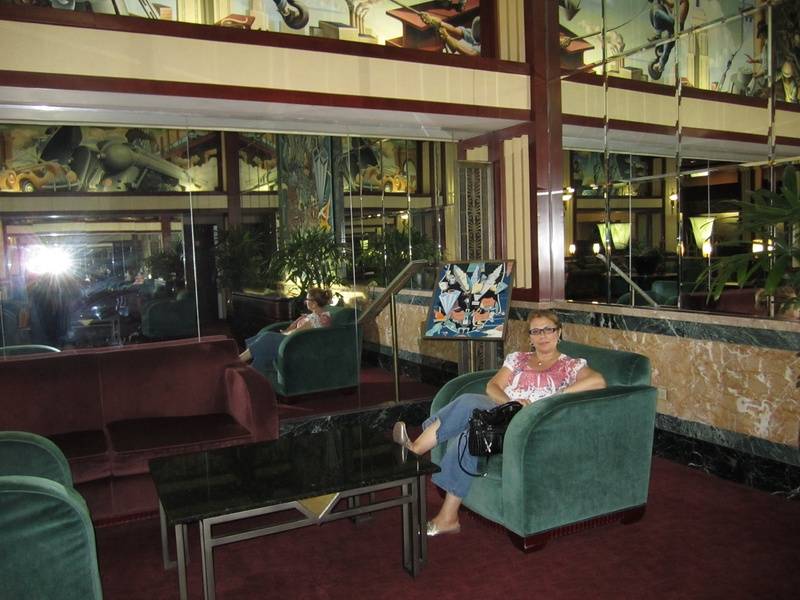 Edison Hotel - Lobby